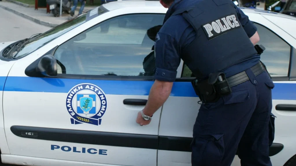 E rëndë në Greqi, gruaja gjen të vetëvarur shqiptarin