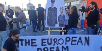 Mbërrijnë emigrantët e parë, nisin protestat në Lezhë: Po na bien në qafë