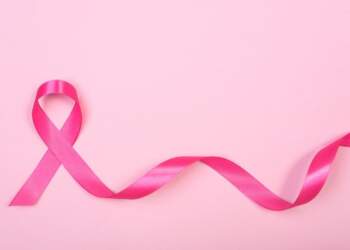 Zbuloni simptomat e kancerit të gjirit