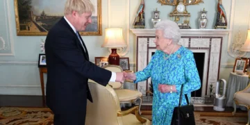 Boris Johnson thyen protokollin,zbulon shkakun e vërtetë të vdekjes së Elizabeth II