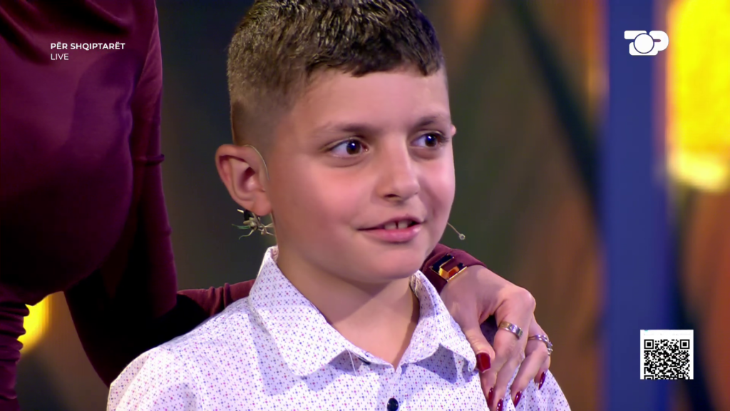 Historia prekëse e Erit! Vetëm 10 vjeç, por “prind” parakohe për motrën e vogël
