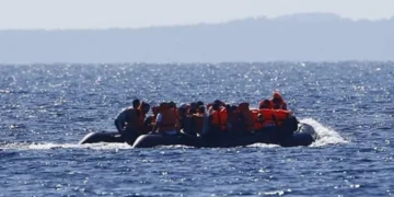 Tragjedi në ujërat greke! Përmbytet gomonia, 8 viktima