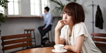 Studimi: 1 në 4 të rritur do të qëndrojnë beqarë gjatë gjithë jetës së tyre