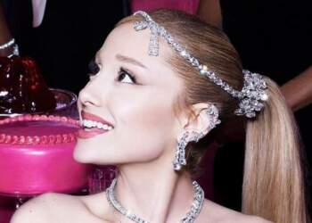 Ariana Grande dhe Swarovski: Një bashkëpunim që po shkëlqen sa kristalet