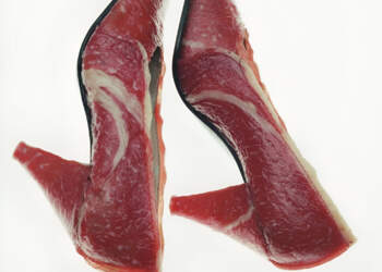 Foto/ Artisti japonez krijon këpucët “për t’u ngrënë”