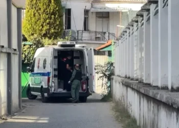 Gjendet një granatë në një pallat në Tiranë, policia nis hetimet, dyshimet e para