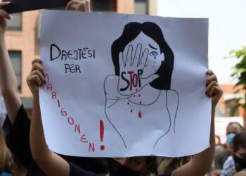 25 Nëntori: Të ngrihemi për gratë që nuk mundën të flasin