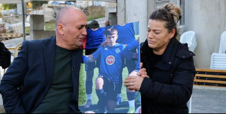 Prindërit e Martinit:Djalit tjetër nuk i kemi treguar, i themi e ka marrë kombëtarja