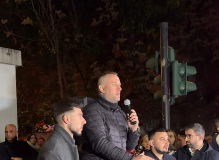 Protesta për Martinin,thirrja e Florjan Binajt për Fevziun dhe Grida Dumën:Mjaft më!