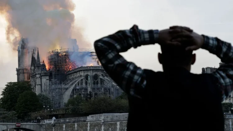 5 vite pas zjarrit hapet Notre Dame, Macron viziton katedralen e rindërtuar