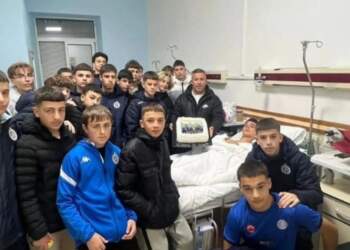 Shokët e skuadrës së Dinamos surprizojnë në spital Luisin që u plagos