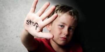 Dhuna me mjete të ftohta po shkatërron të rinjtë, a është kjo e ardhmja e tyre?