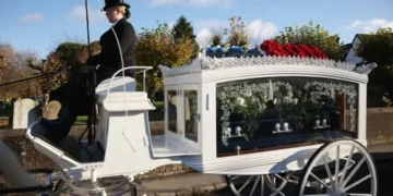 Harry Styles, Kate Cassidy dhe të tjerë mbërrijnë në funeralin e Liam Payne