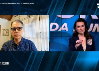 “Ajo u zhduk”/ Ish-bashkëshorti i Parashqevi Simakut: U preka shumë kur e pashë