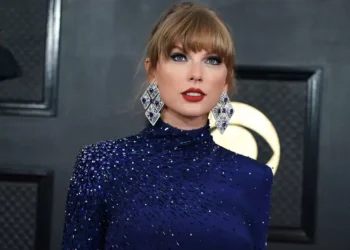 Taylor Swift dhe operacioni që ka bërë: Çfarë është blefaroplastika?