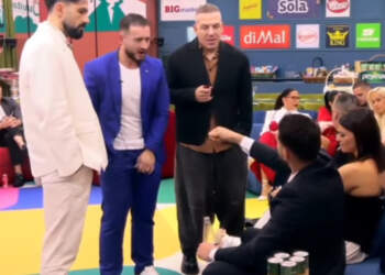 Pamje të patransmetuara/ Xumi fyen e prek organin gjenital para banorit të ri