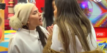 “Ik mbushu”/ Agravon debati mes Valbonës dhe Rozanës