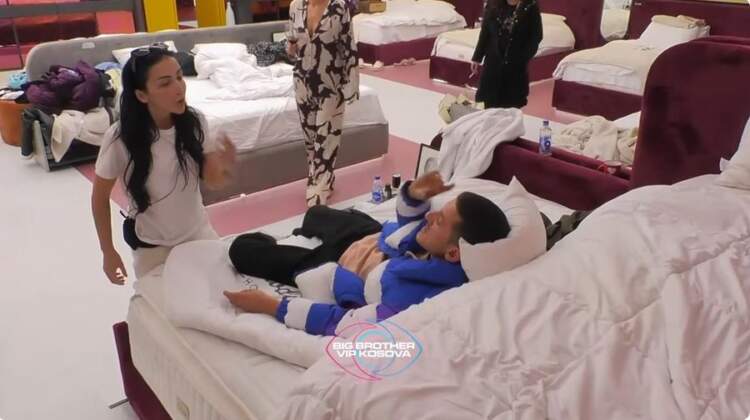 “Mos të shoh më!”/ Vullneti refuzon të shikojë videon, por Xheneta pranon!