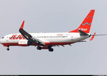 Avioni detyrohet të kthehet në aeroport,pasagjerët refuzojnë të hipin sërish