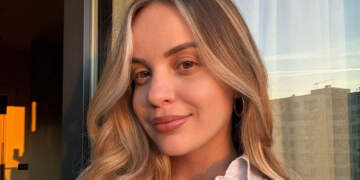 “Ishim shokë”/ Liesa Haxhiasllani zbulon si u njoh me babain e vajzës së saj