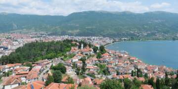 UNESCO kërkon mbrojtje urgjente për Ohrin: Në rrezik nga ndërtimet e paligjshme