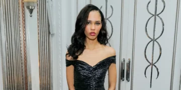 TikToker-ja e njohur, Nara Smith ndan historinë e vështirë me ekzemën dhe lupusin