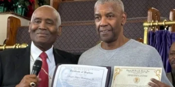 Pagëzohet Denzel Washington, merr licensën si prift në një kishë në New York