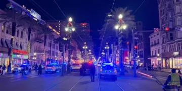 Tronditet SHBA/ Makina futet mes për mes turmës, mbi 10 viktima