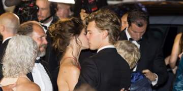 Merr fund romanca e dyshes së njohur!