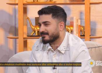 Sezeri, parukier i famshëm në Shqipëri,por i papërfillur në shtëpinë e tij në Turqi