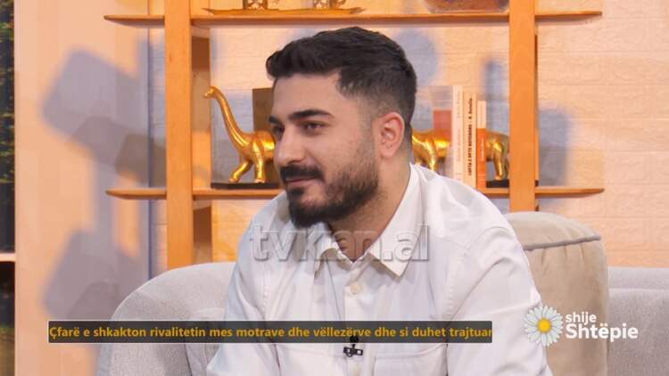 Sezeri, parukier i famshëm në Shqipëri,por i papërfillur në shtëpinë e tij në Turqi