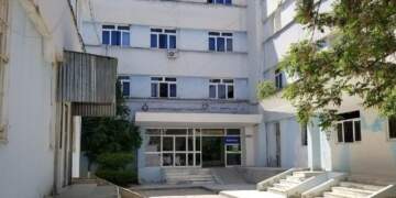 Prej disa ditësh me virozë, humb jetën 6-vjeçari në spitalin e Lushnjes