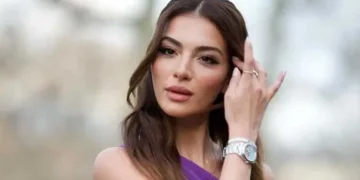 Aktorja e njohur turke bëhet nënë për herë të parë