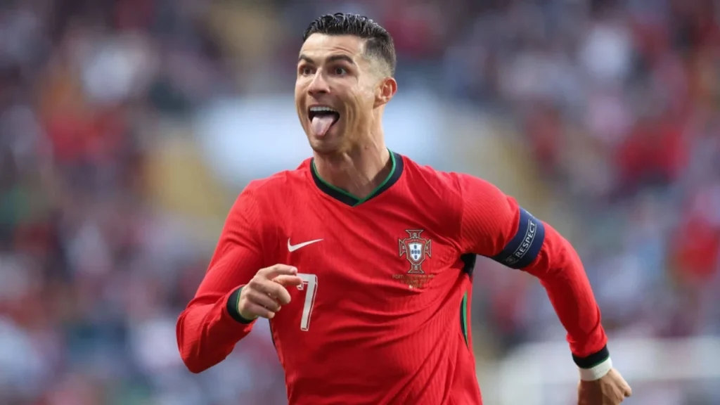 Cristiano Ronaldo firmos marrëveshjen e parezistueshme me këtë skuadër!