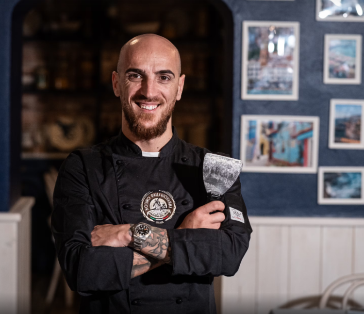 1 ndër më të mirët në Itali/Prestigjiozja italiane artikull për fierakun 33-vjeçar