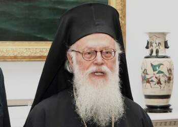 Ndërron jetë figura kryesore e Kishës Orthodhokse në Shqipëri