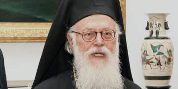 Ndërron jetë figura kryesore e Kishës Orthodhokse në Shqipëri