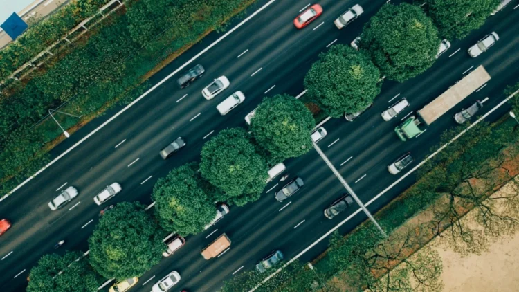 Kjo është ngjyra më e “rrezikshme” e makinës: Është e preferuara e shumë shoferëve