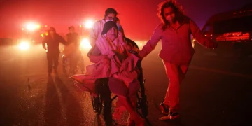 “Nata më shkatërruese”/ Zjarret në Kaliforni, më shumë se 1000 ndërtesa të djegura