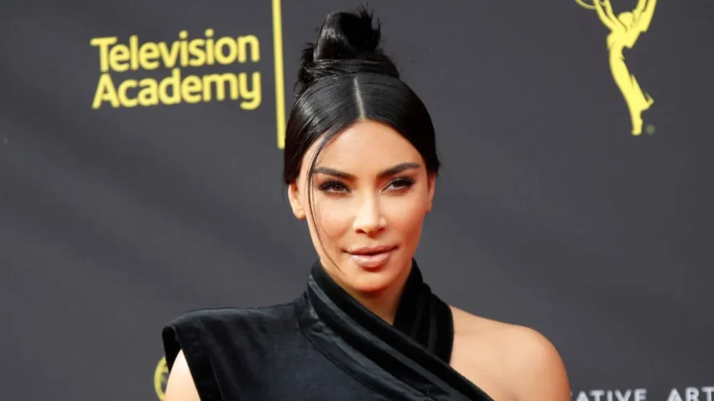 Veshja e Marilyn Monroe, flet për herë të parë Kim Kardashian!