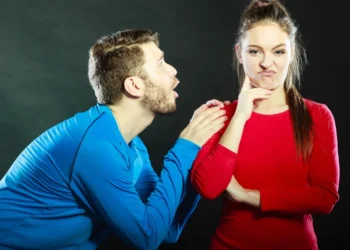 Shenja që nuk mund ta lërë pas të kaluarën dhe ish-partnerin e saj