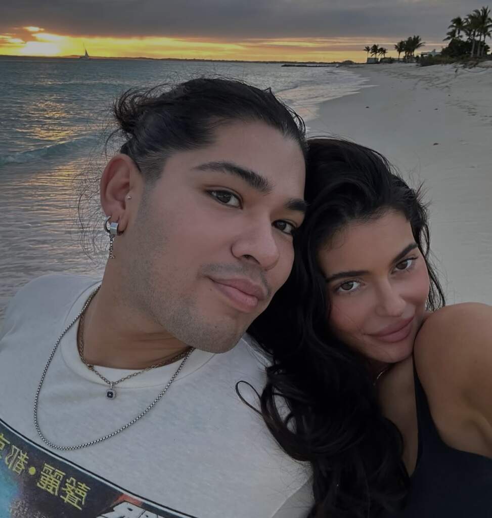 Kylie Jenner reagon për herë të parë pas ndarjes nga jeta të parukierit të saj