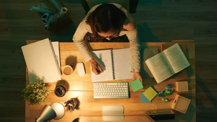 Sa i rekomandueshem është studimi gjatë orëve të vona të natës?