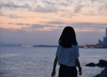 Njerëzit me këto karakteristika kanë më shumë gjasa të jenë vetëm në jetë