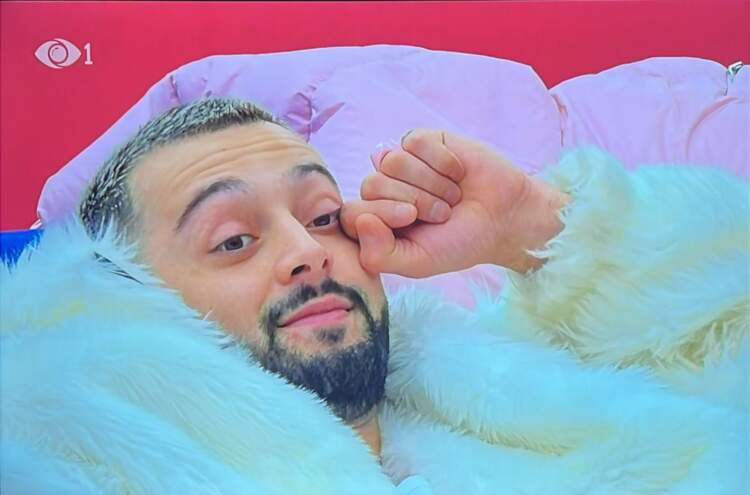 “Gjysma ime”/ Mesazhi emocionues i motrës së Gjestit