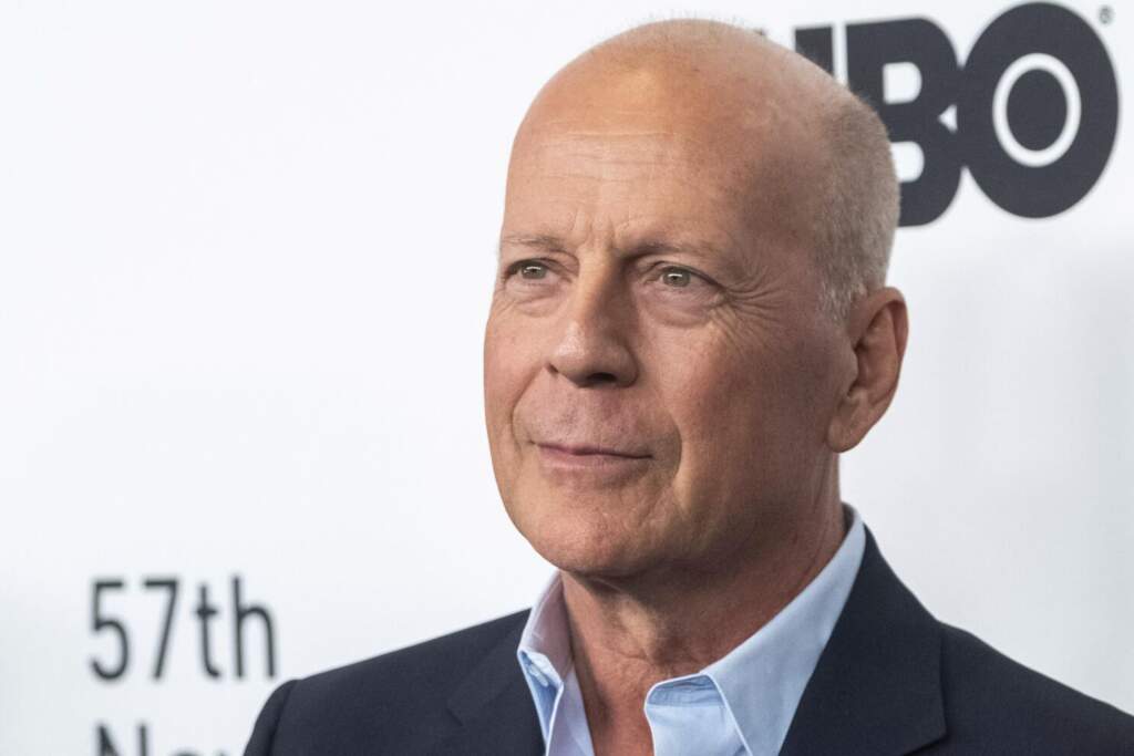 Nuk flet dhe nuk kupton! Si shpjegohet gjendja shëndetësore e Bruce Willis?