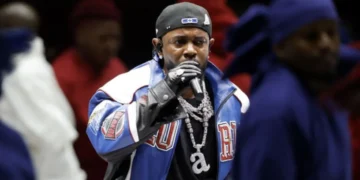 Falë albumeve të tij, Kendrick Lamar arrin një tjetër sukses