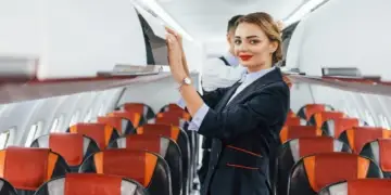 5 gjërat që bëni në aeroplan që i bezdisin stjuardesat