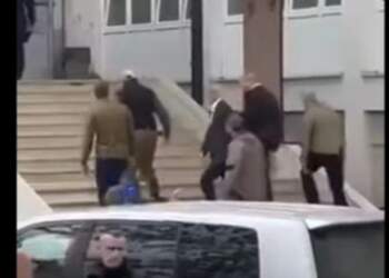 Hashim Thaçi në Kosovë, Gjykata Speciale i jep leje të vizitojë të atin në spital