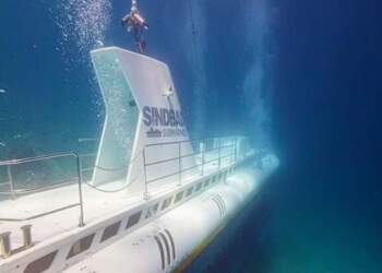 Tragjedi në detin e Kuq/ Mbytet nëndetësja turistike, humbin jetën gjashtë persona